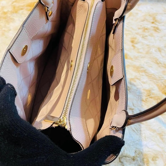 ❌SOLD❌ MICHAEL KORS GORG PURSE - Picture 5 of 14